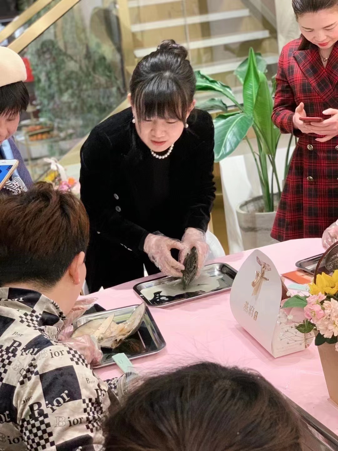 燕府江苏常州丨珍珠与鲜花主题燕窝品鉴会，与美好韶华时光相遇！