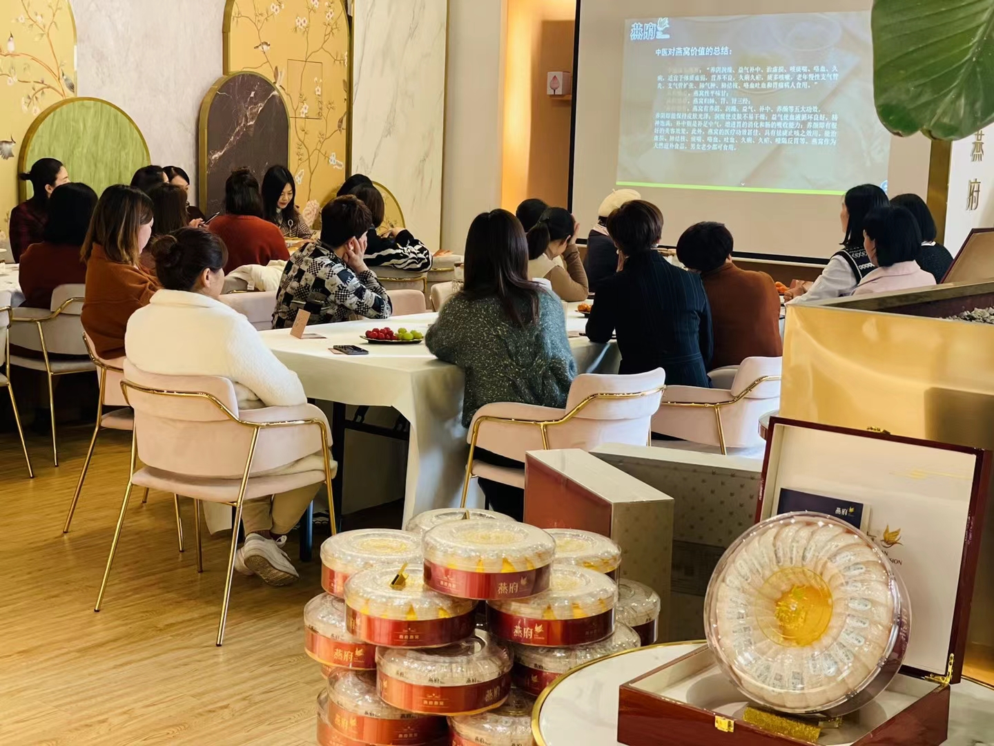 燕府江苏常州丨珍珠与鲜花主题燕窝品鉴会，与美好韶华时光相遇！